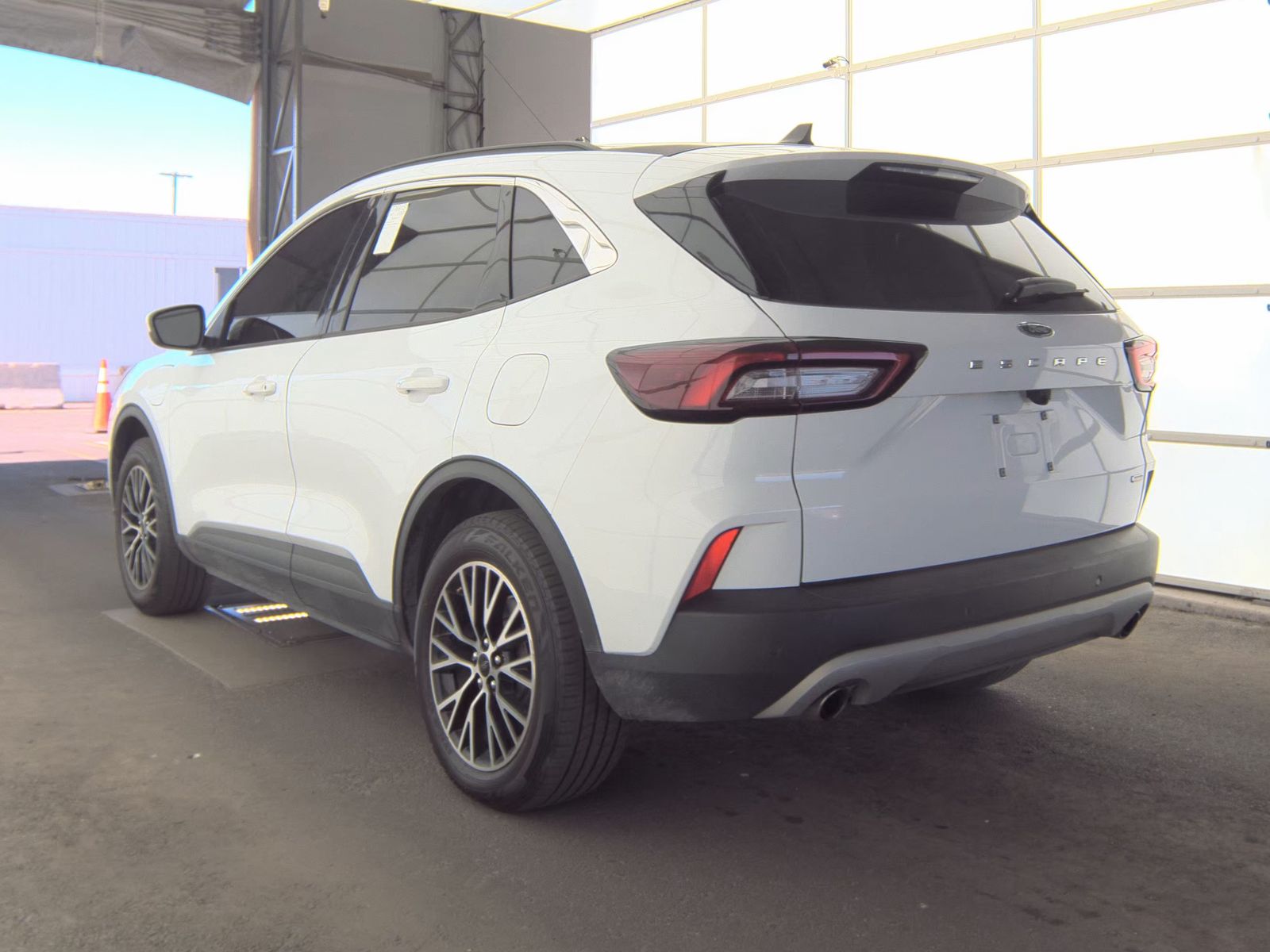 FORD ESCAPE - 9