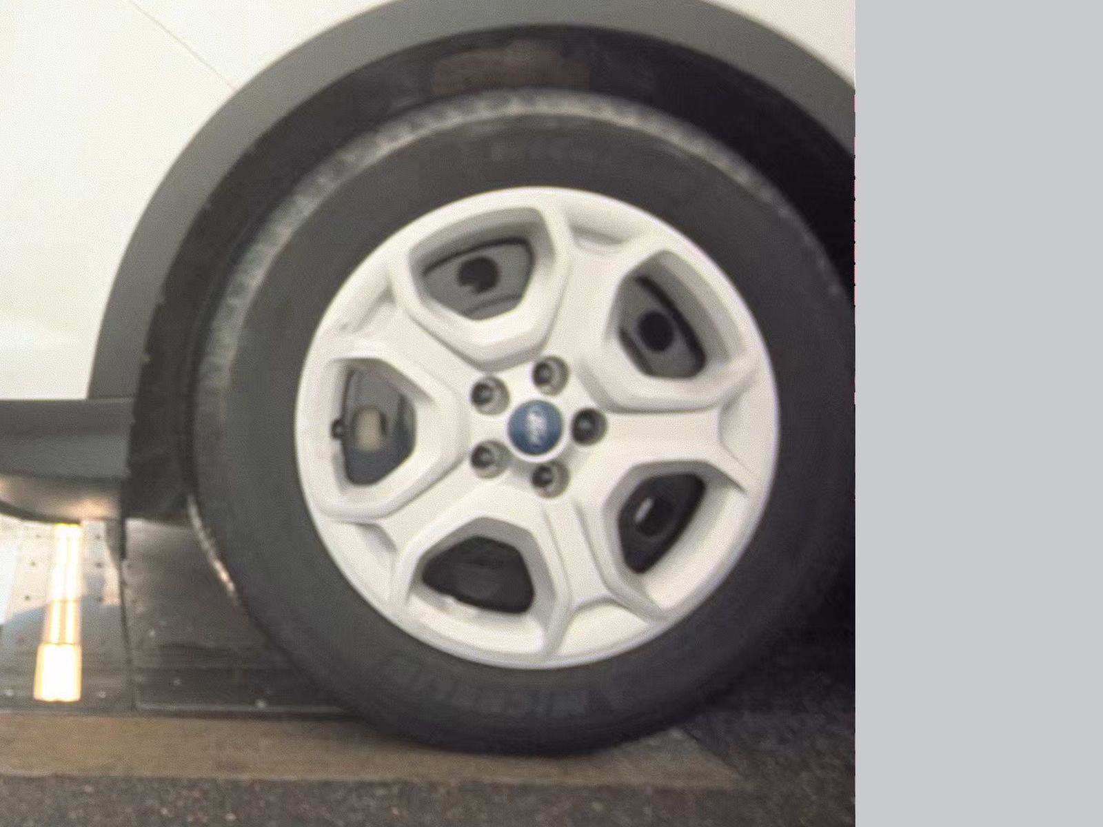 FORD ESCAPE - 10
