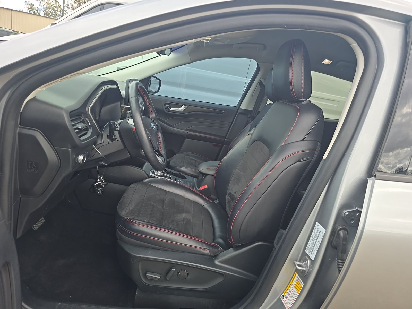 FORD ESCAPE - 8