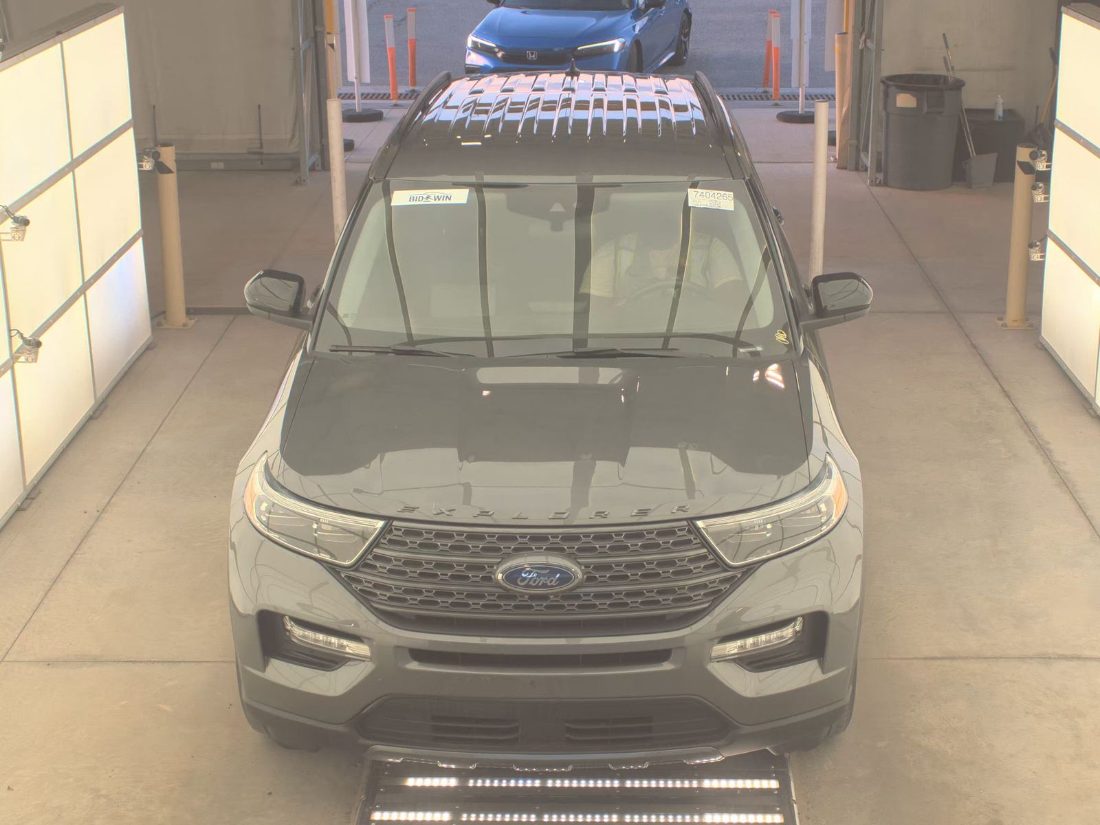 FORD EXPLORER - 3