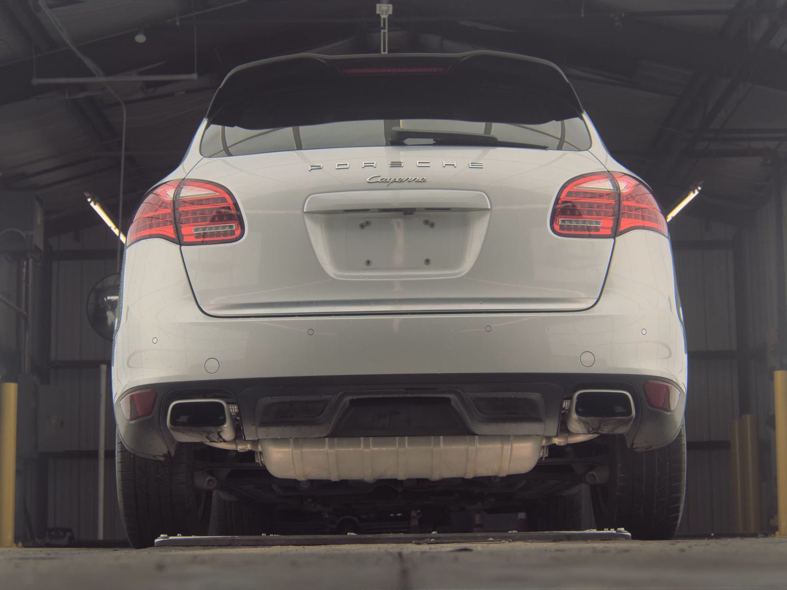 PORSCHE CAYENNE - 8