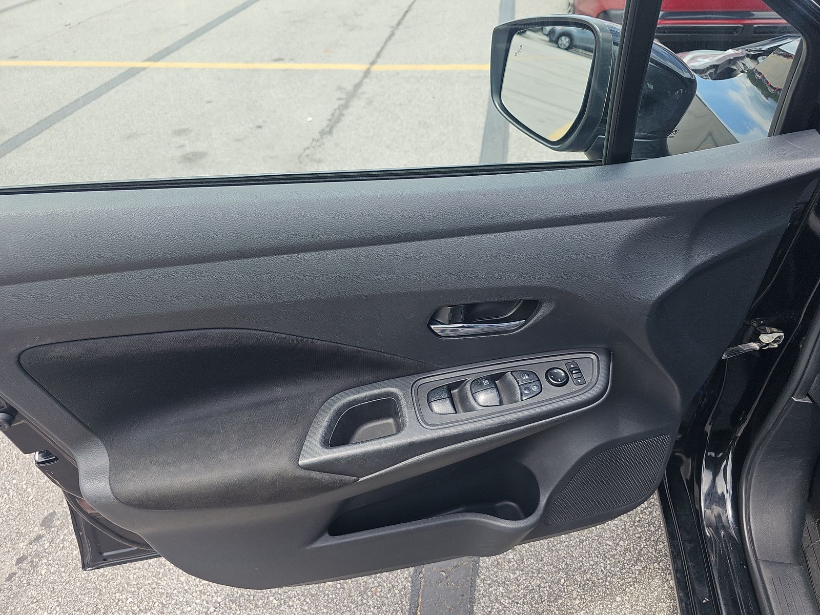 NISSAN VERSA - 10