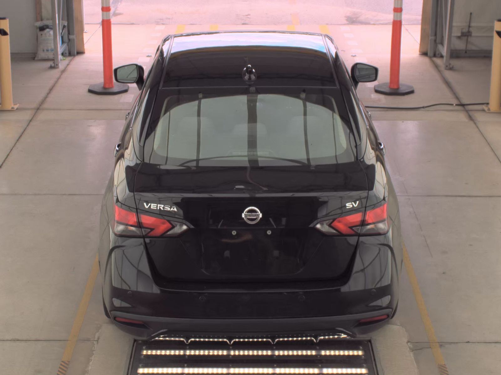NISSAN VERSA - 6