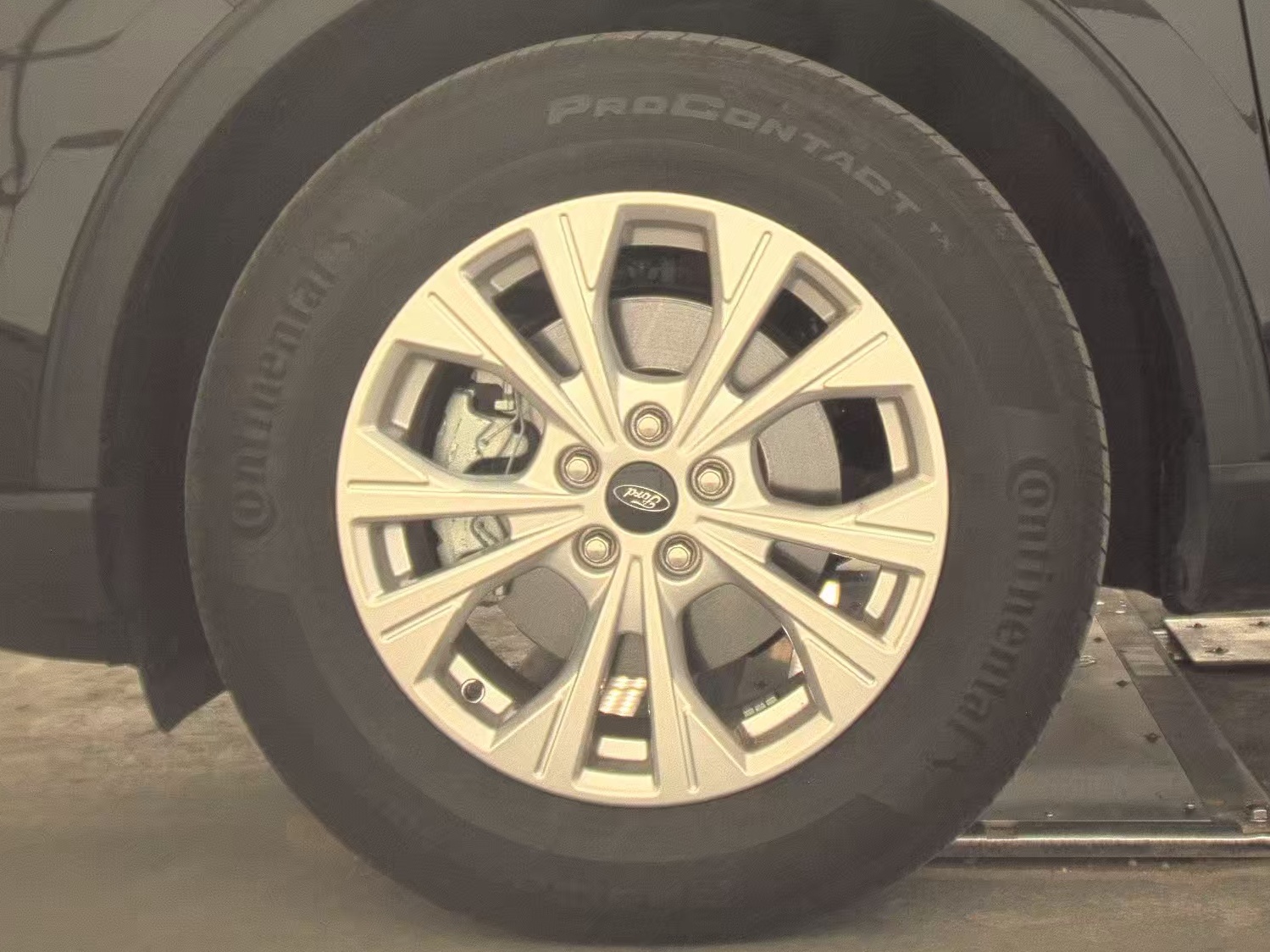 FORD ESCAPE - 10
