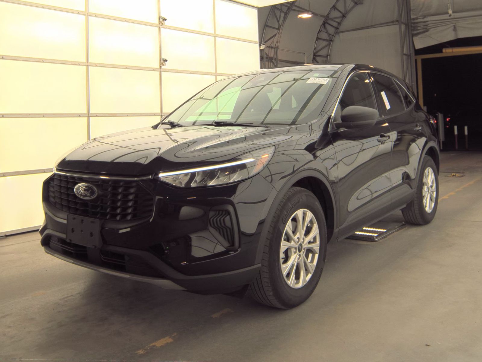 FORD ESCAPE - 1