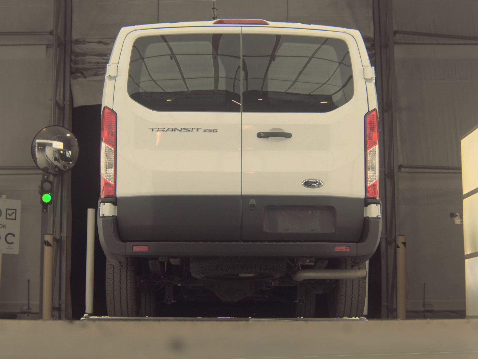 FORD TRANSIT 250 - 8