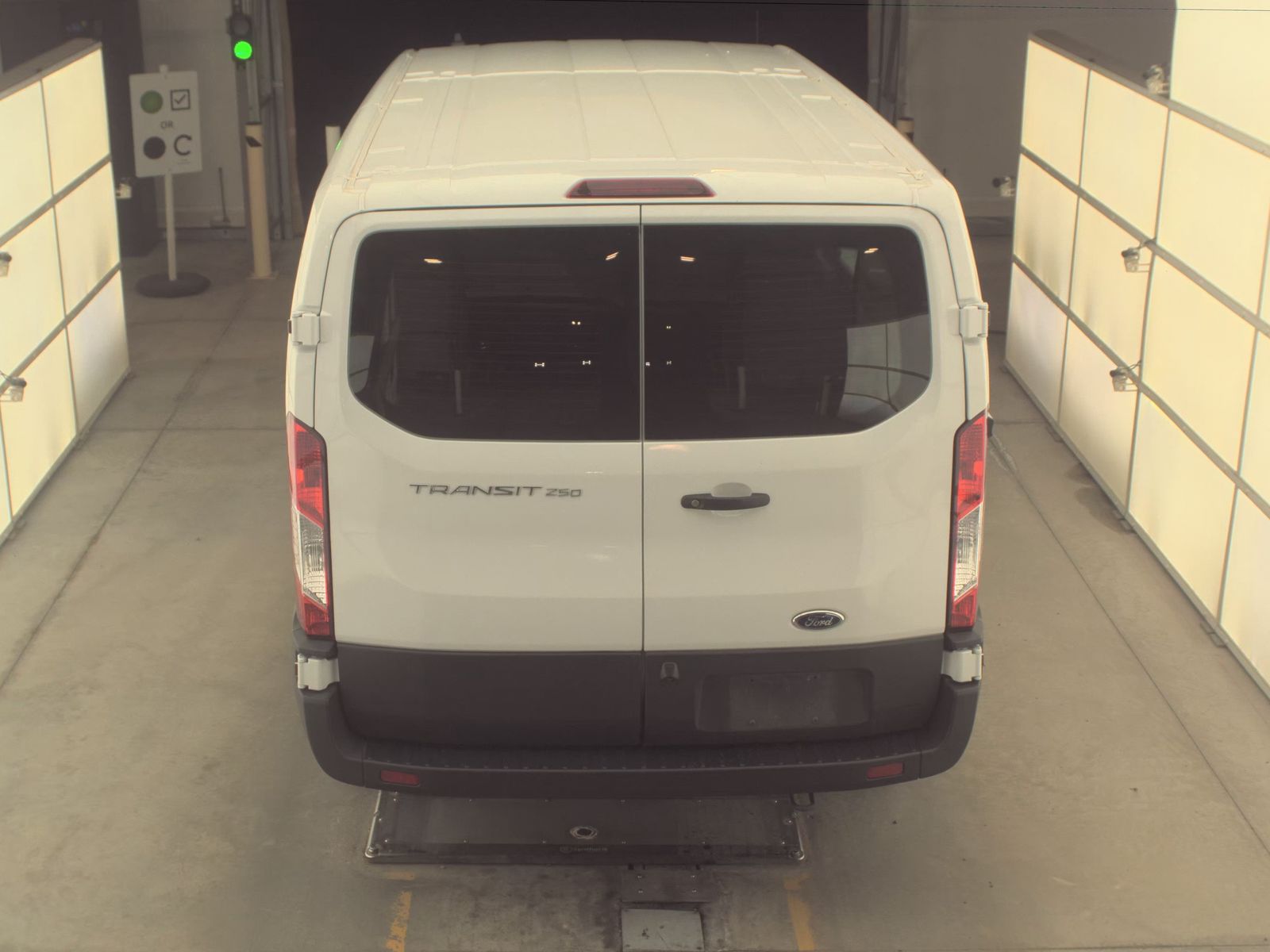 FORD TRANSIT 250 - 7