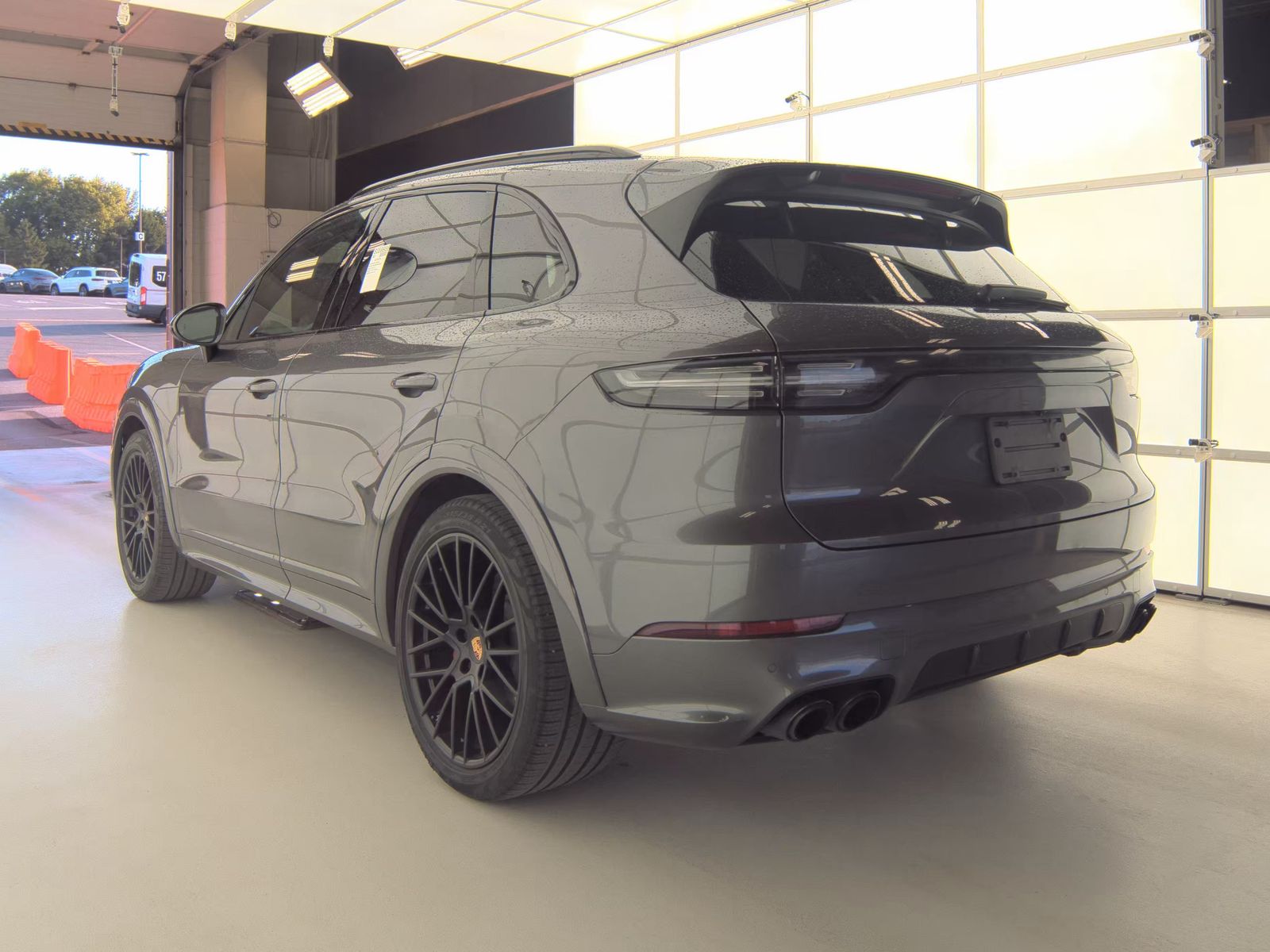 PORSCHE CAYENNE - 9