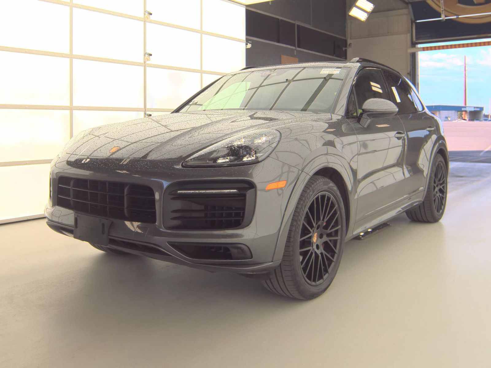 PORSCHE CAYENNE - 1