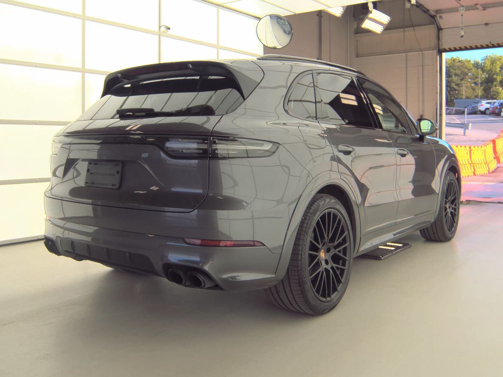 PORSCHE CAYENNE - 6