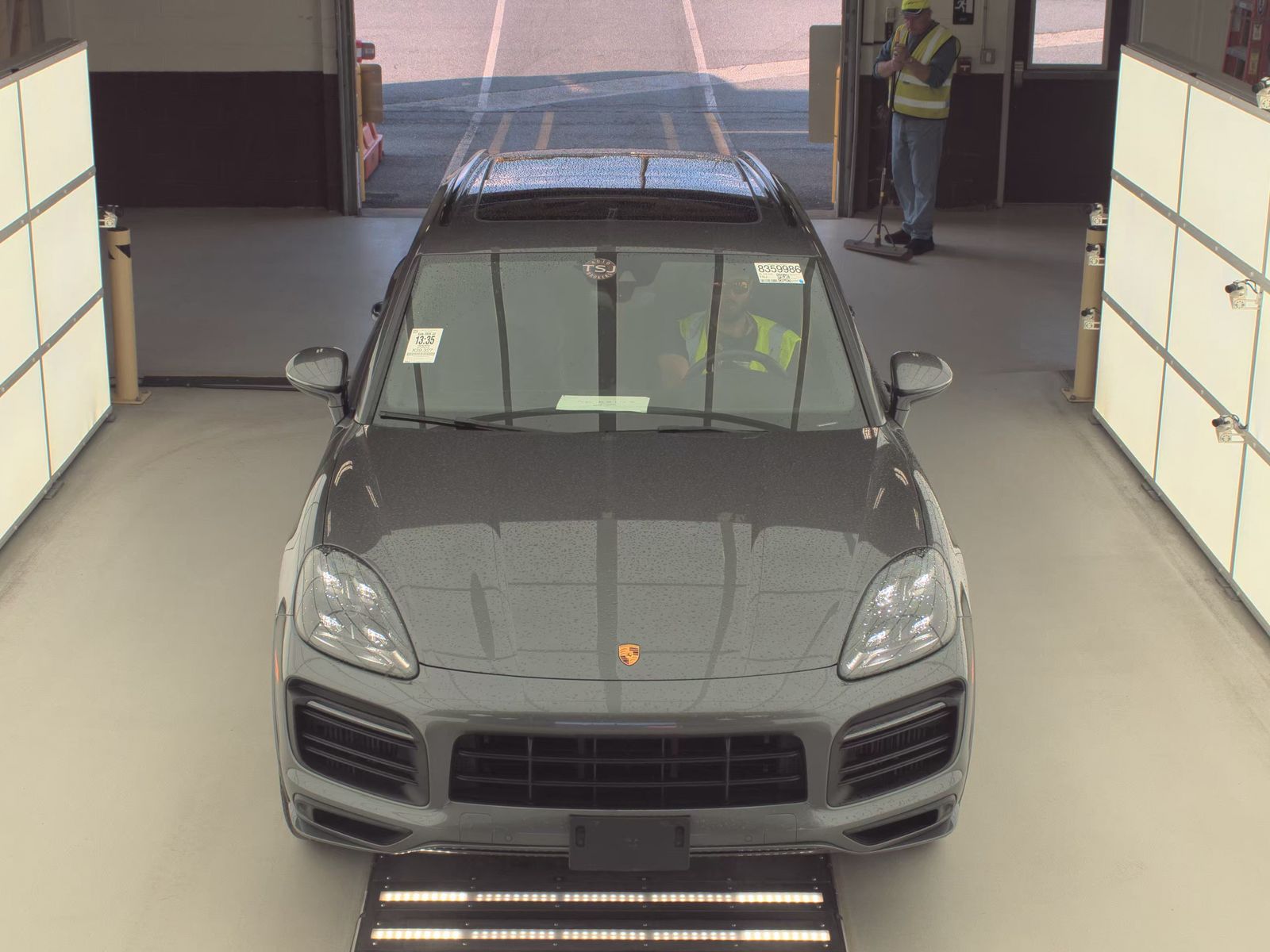 PORSCHE CAYENNE - 3