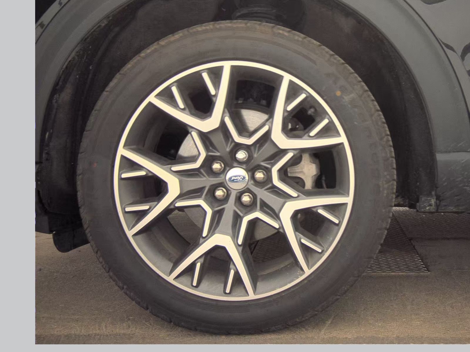 FORD EXPLORER - 10