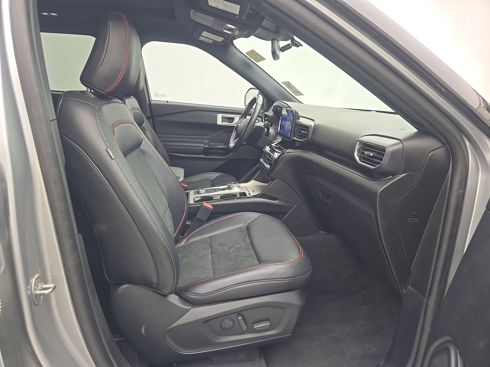 FORD EXPLORER - 9