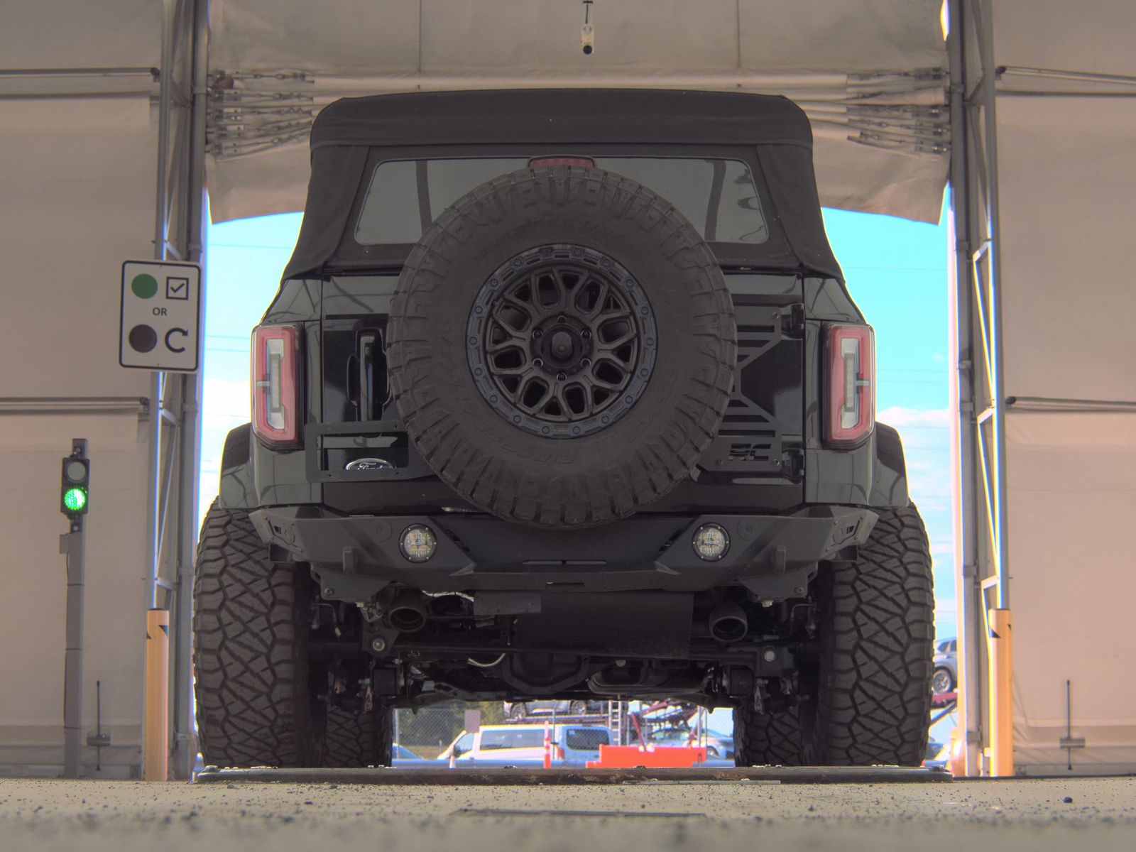 FORD BRONCO - 8