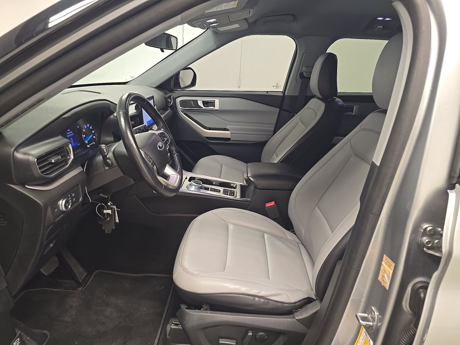 FORD EXPLORER - 8