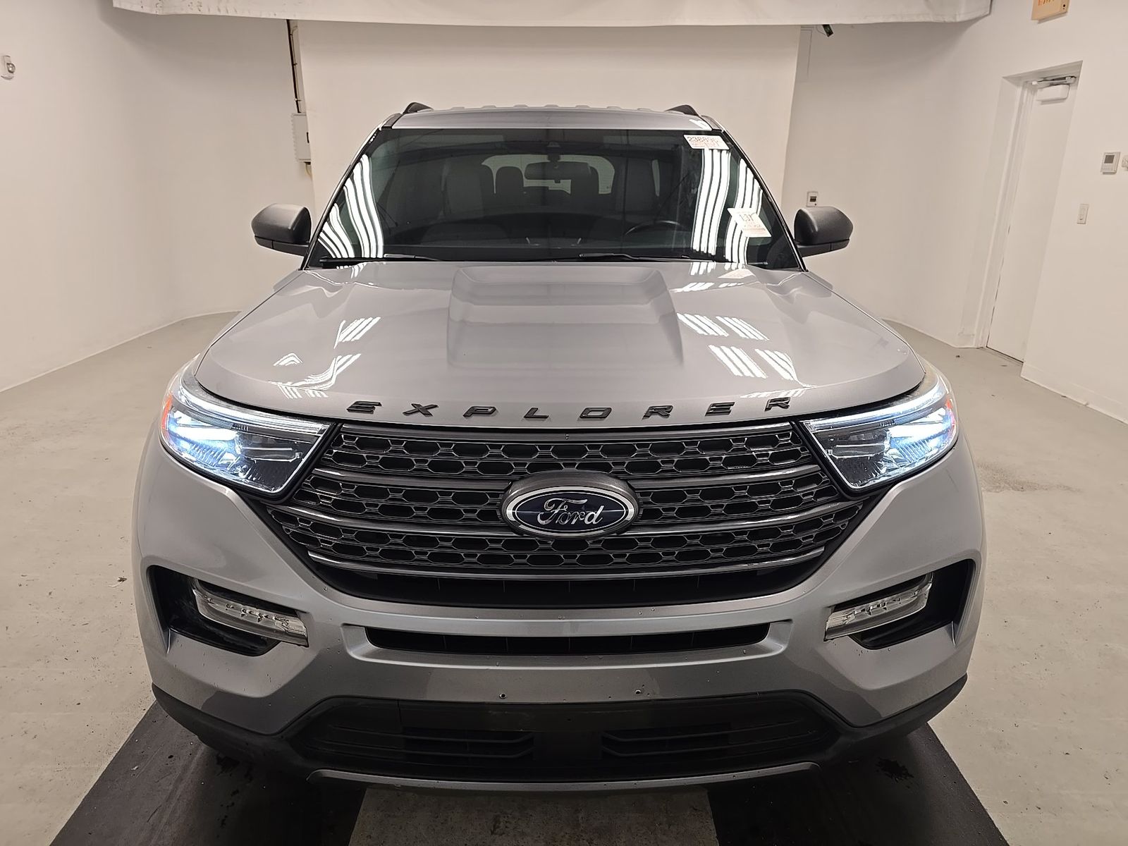 FORD EXPLORER - 3