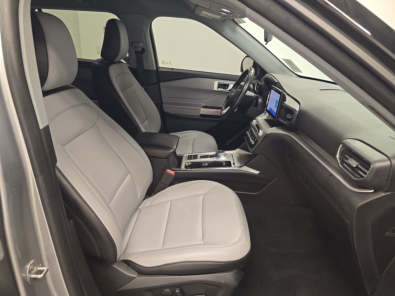 FORD EXPLORER - 9