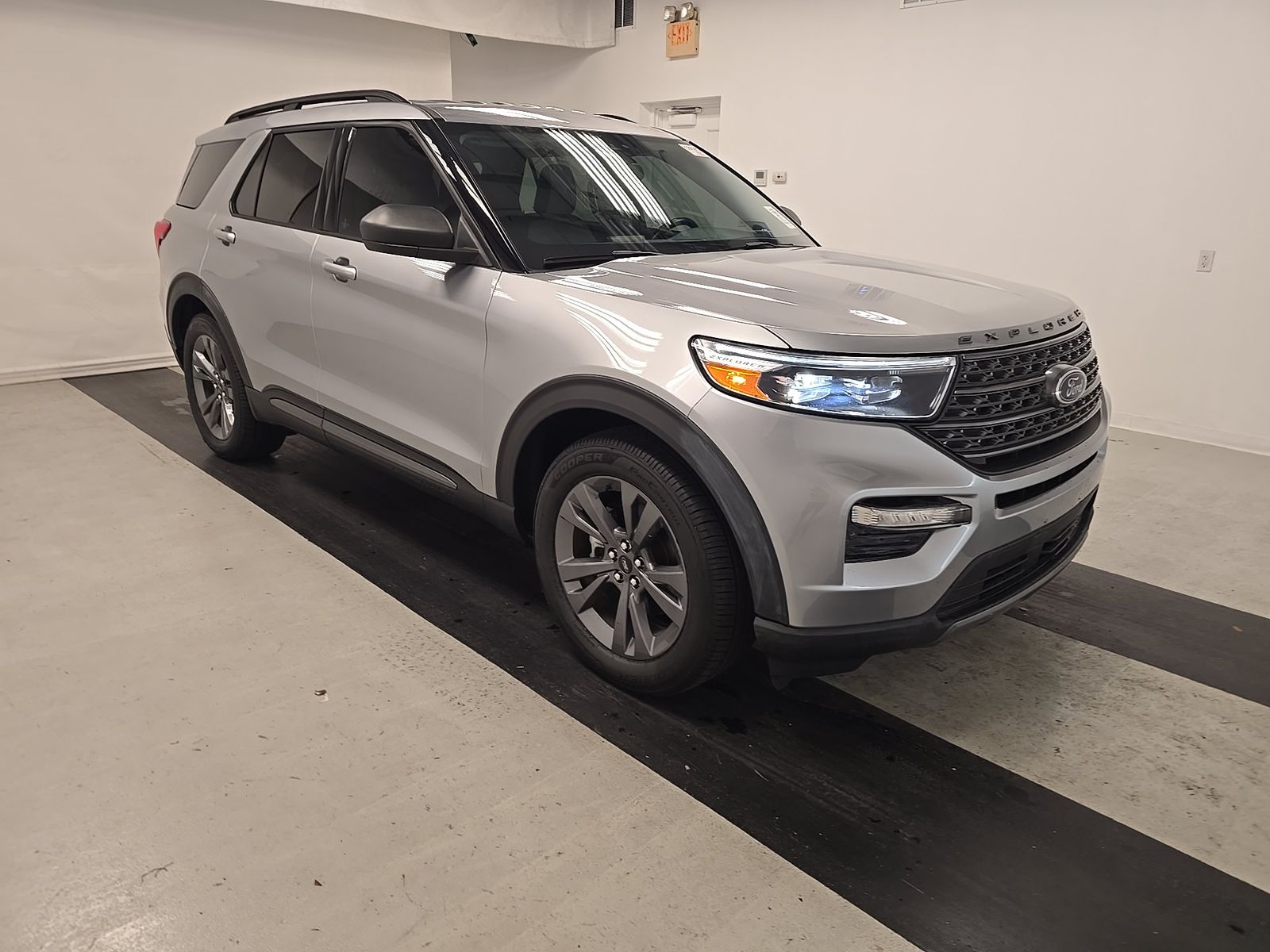 FORD EXPLORER - 4