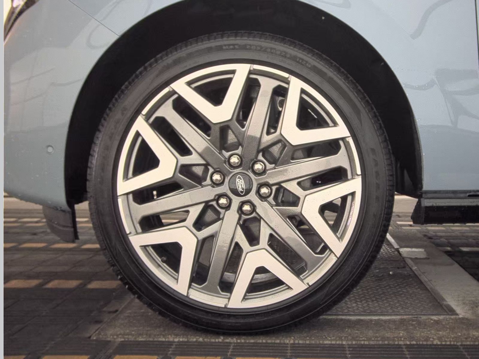 FORD EXPEDITION - 10