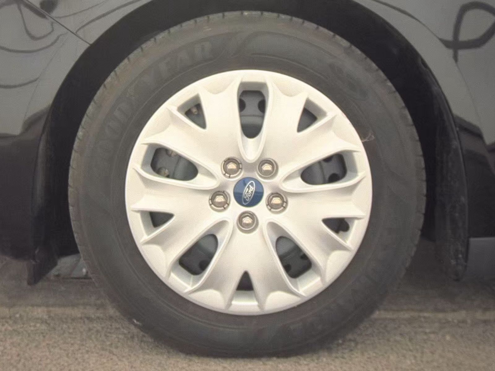 FORD FUSION - 10