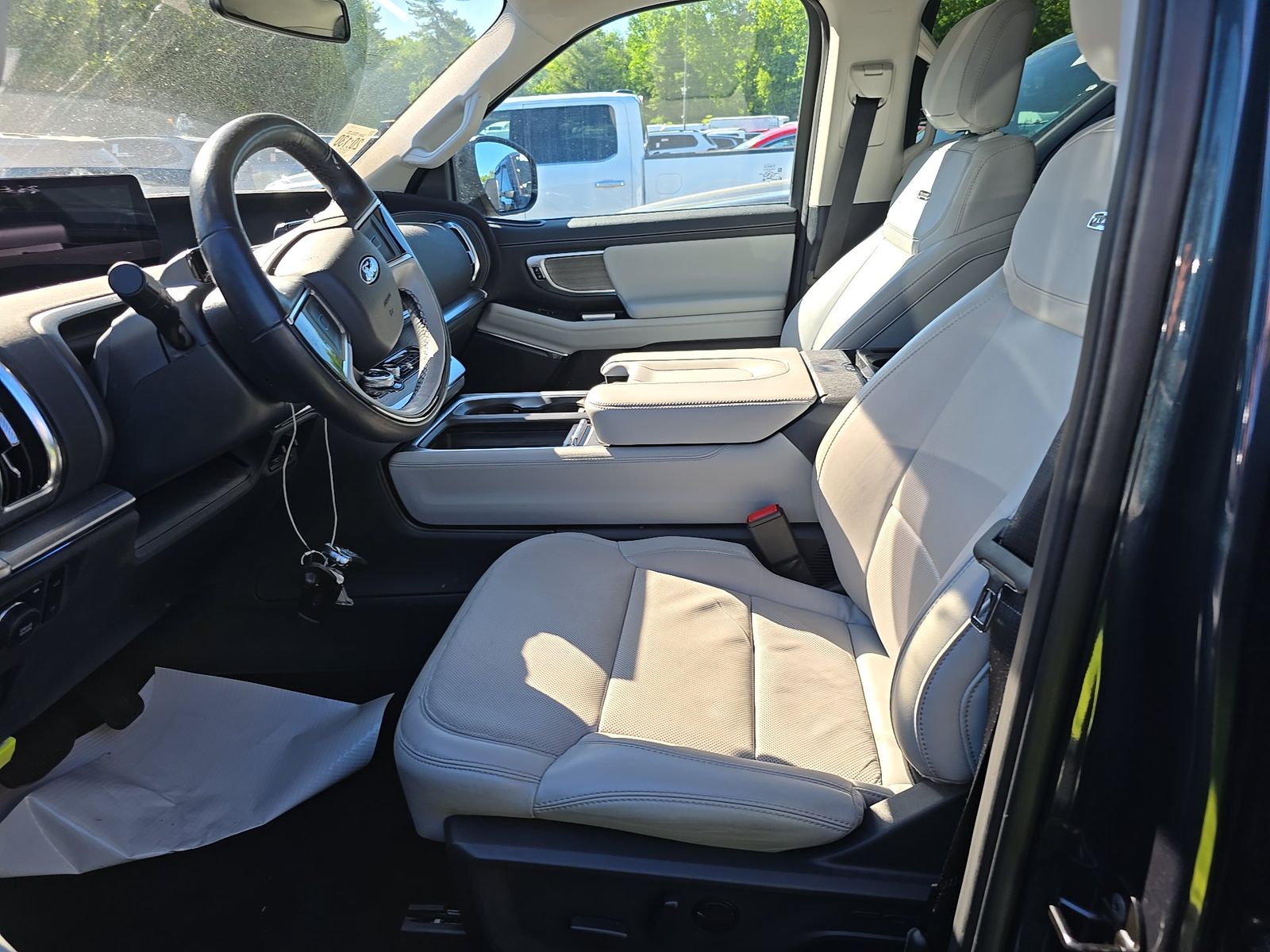 FORD EXPEDITION - 8