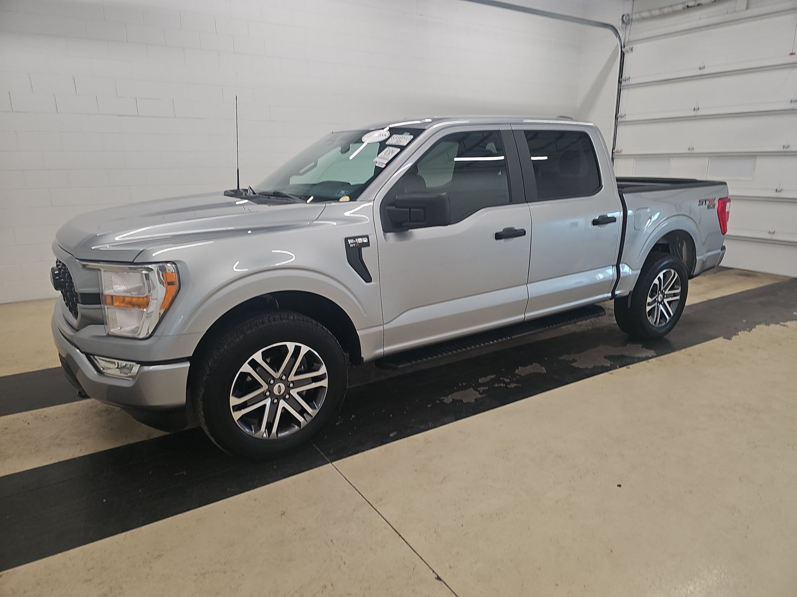 2022 Ford F-150 XL 4x4 SuperCrew 5-1/2 Box's photo