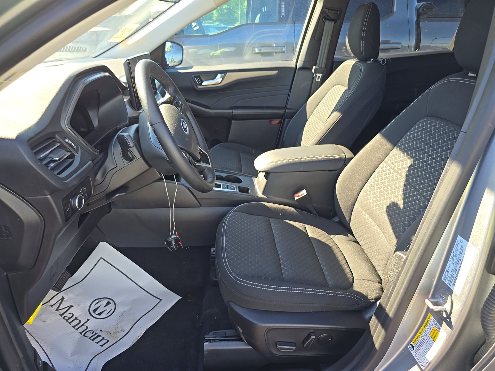 FORD ESCAPE - 8