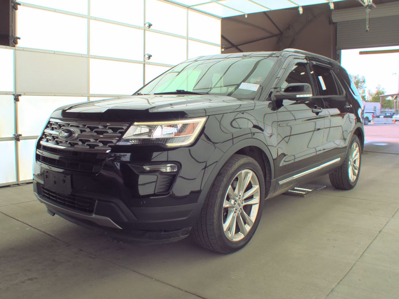 FORD EXPLORER - 1
