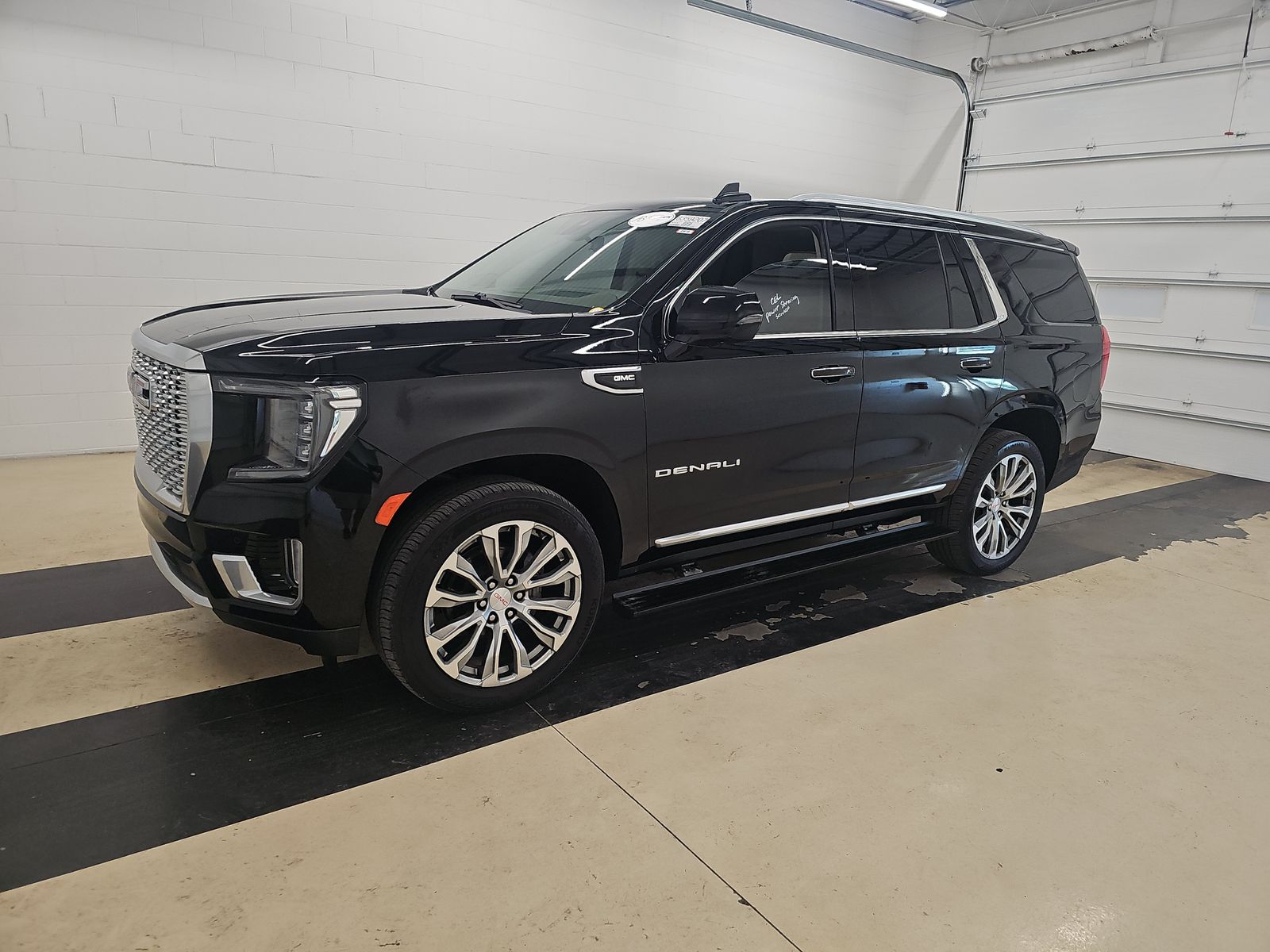 2022 GMC Yukon 4WD Denali's photo