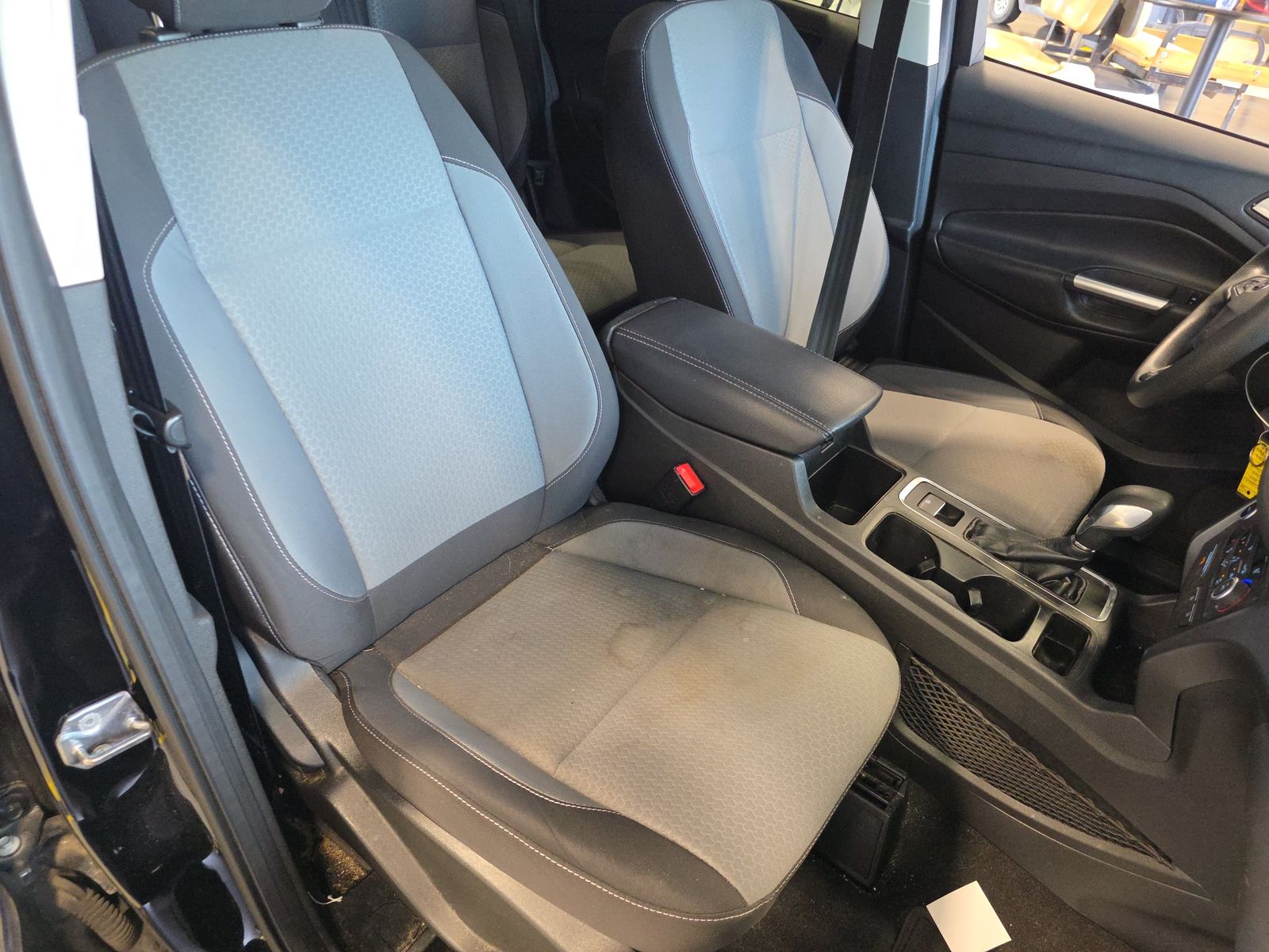 FORD ESCAPE - 9