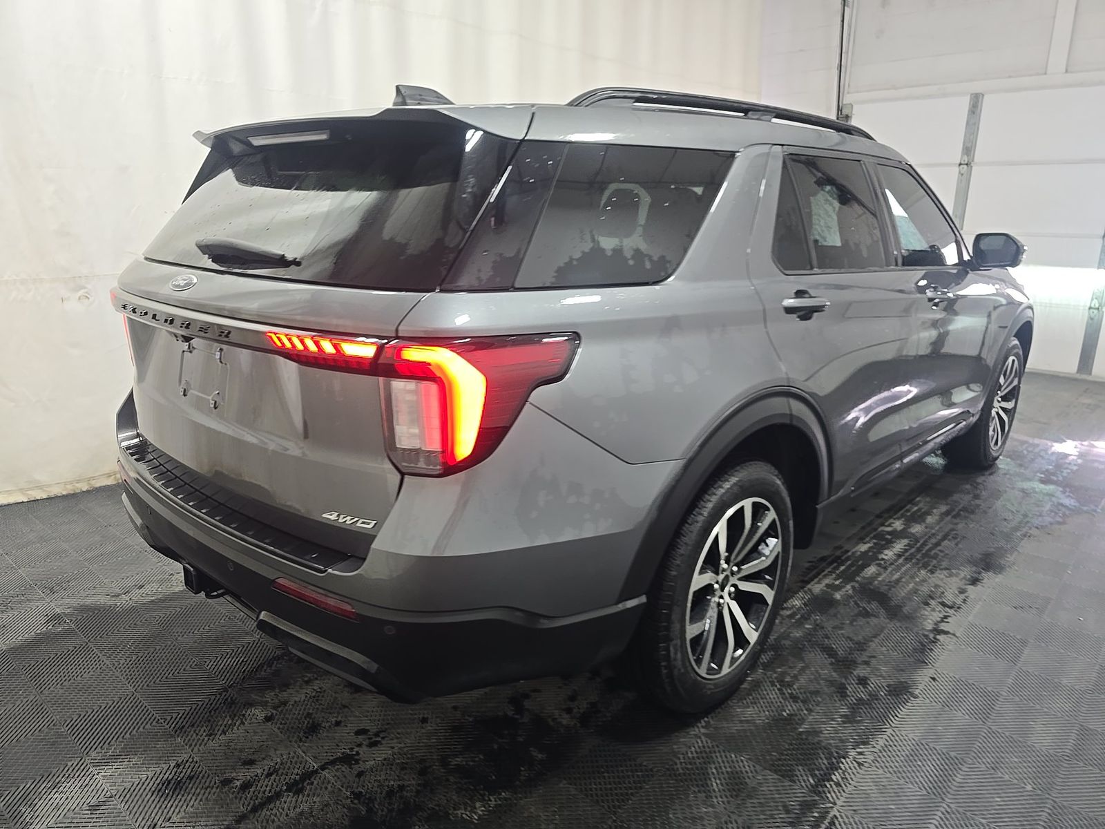 FORD EXPLORER - 5