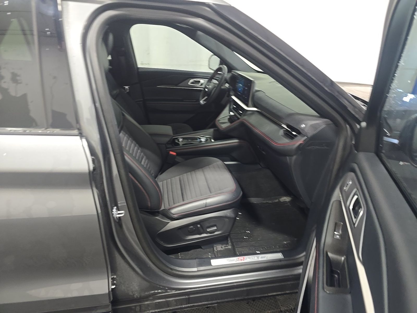 FORD EXPLORER - 9
