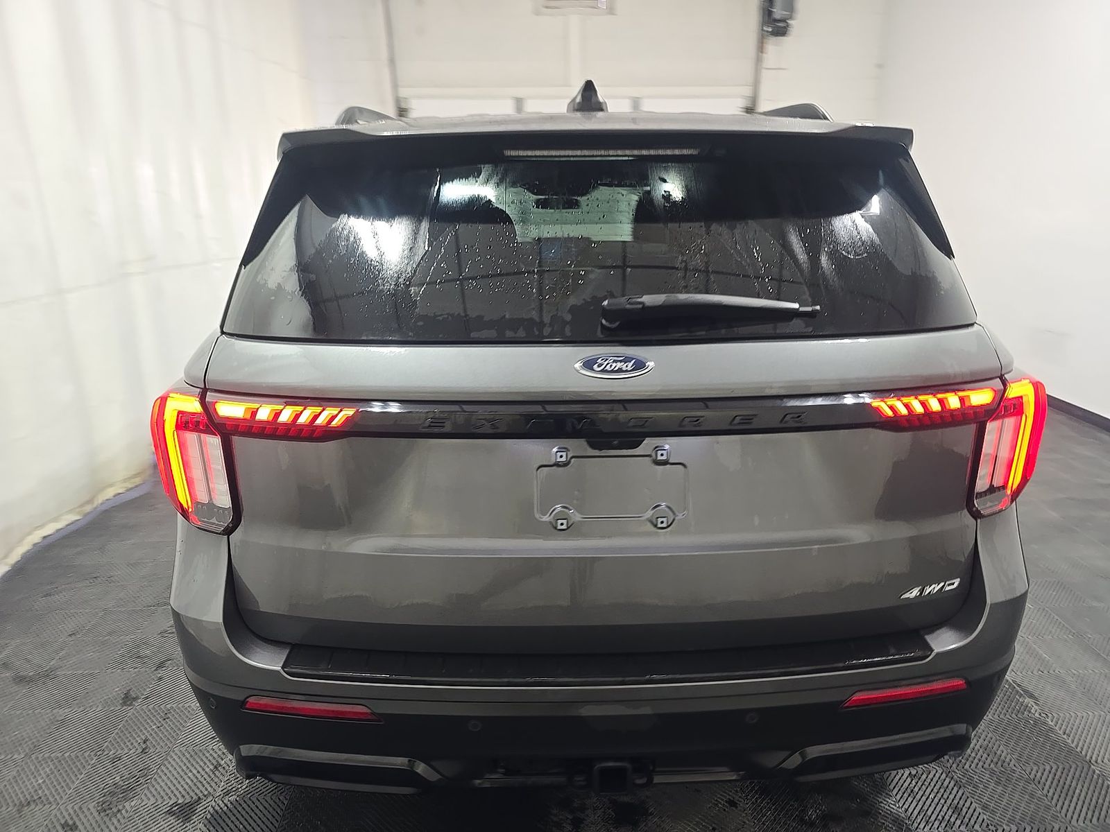 FORD EXPLORER - 6