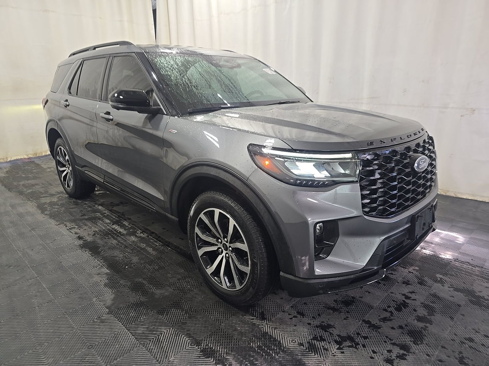 FORD EXPLORER - 4