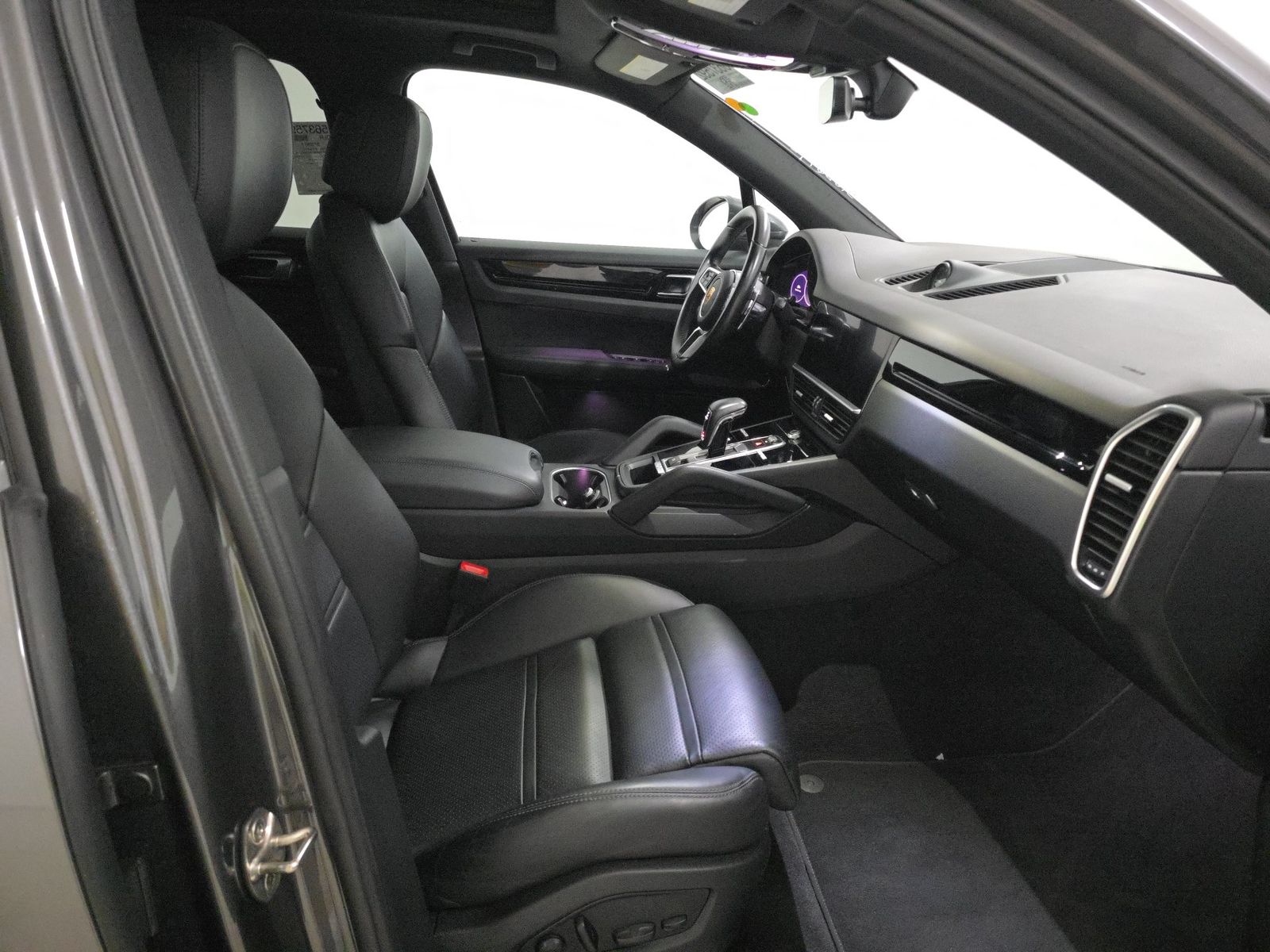 PORSCHE CAYENNE - 9