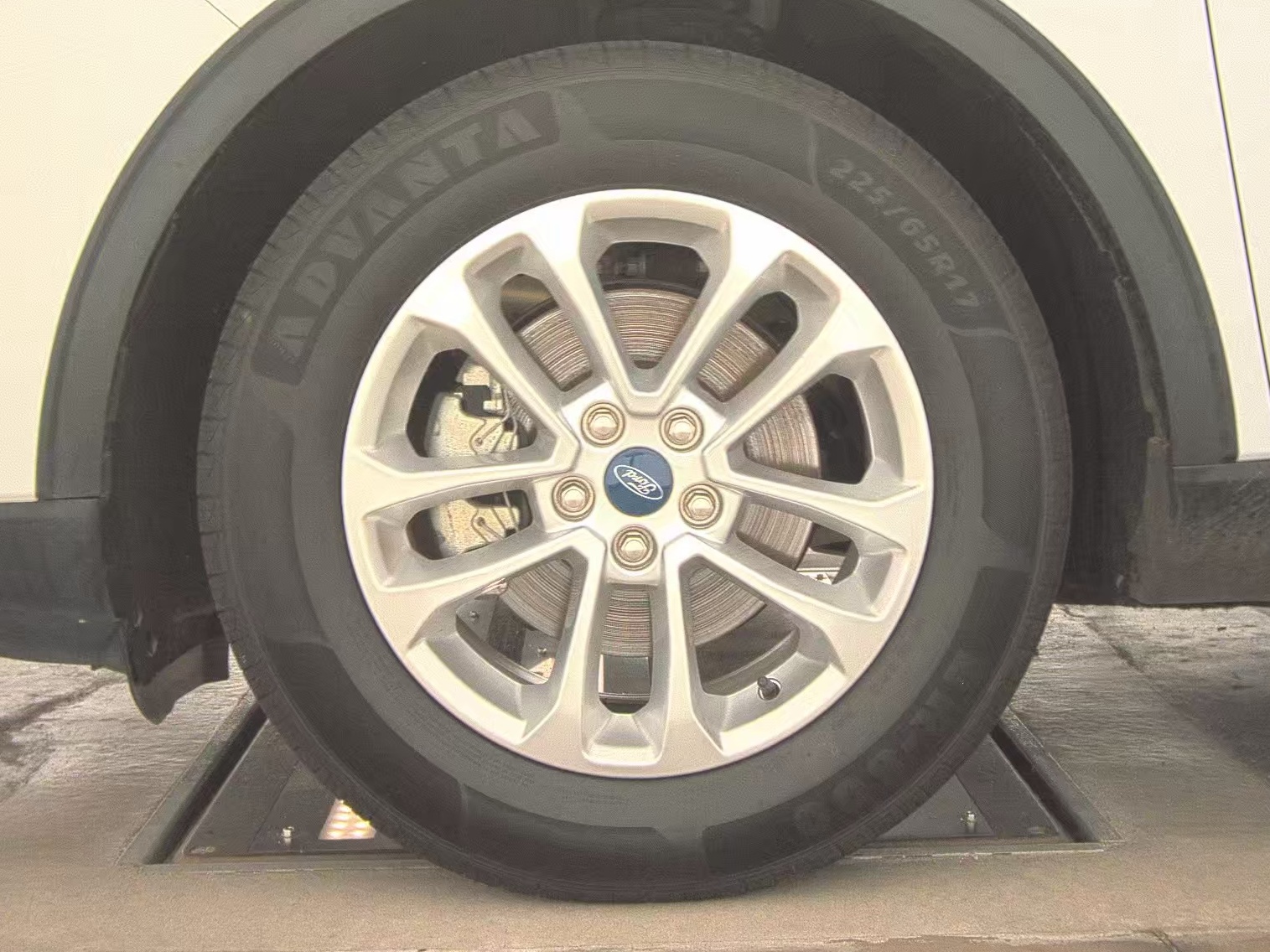 FORD ESCAPE - 10