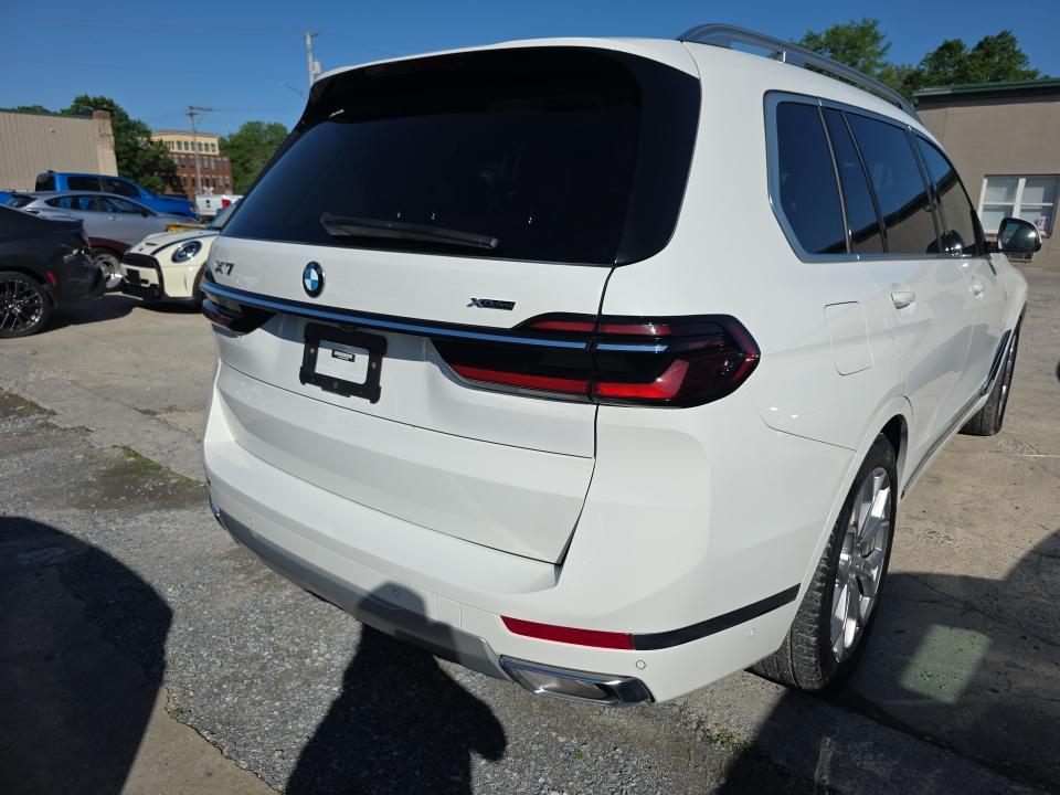 2023 BMW X7 xDrive40i AWD