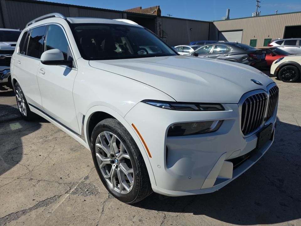 2023 BMW X7 xDrive40i AWD
