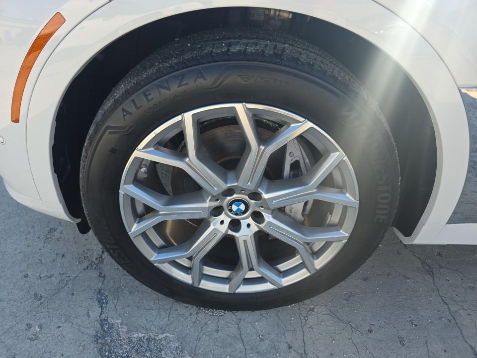 2023 BMW X7 xDrive40i AWD