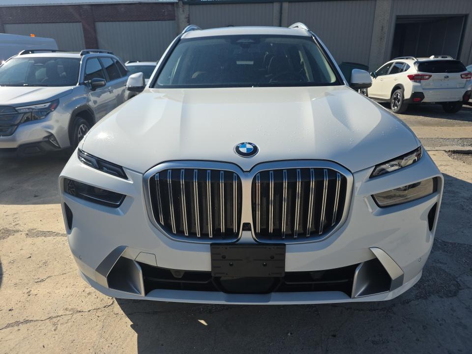 2023 BMW X7 xDrive40i AWD