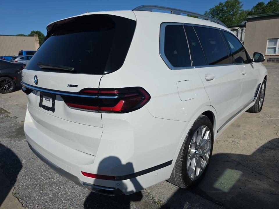 2023 BMW X7 xDrive40i AWD