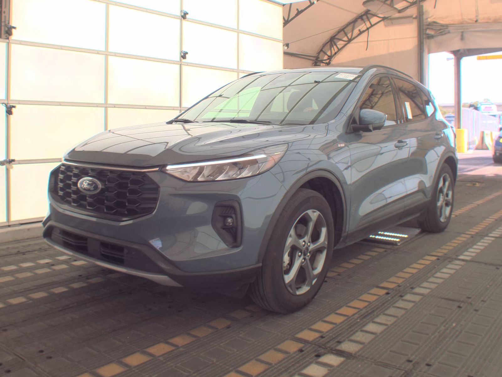 FORD ESCAPE - 1