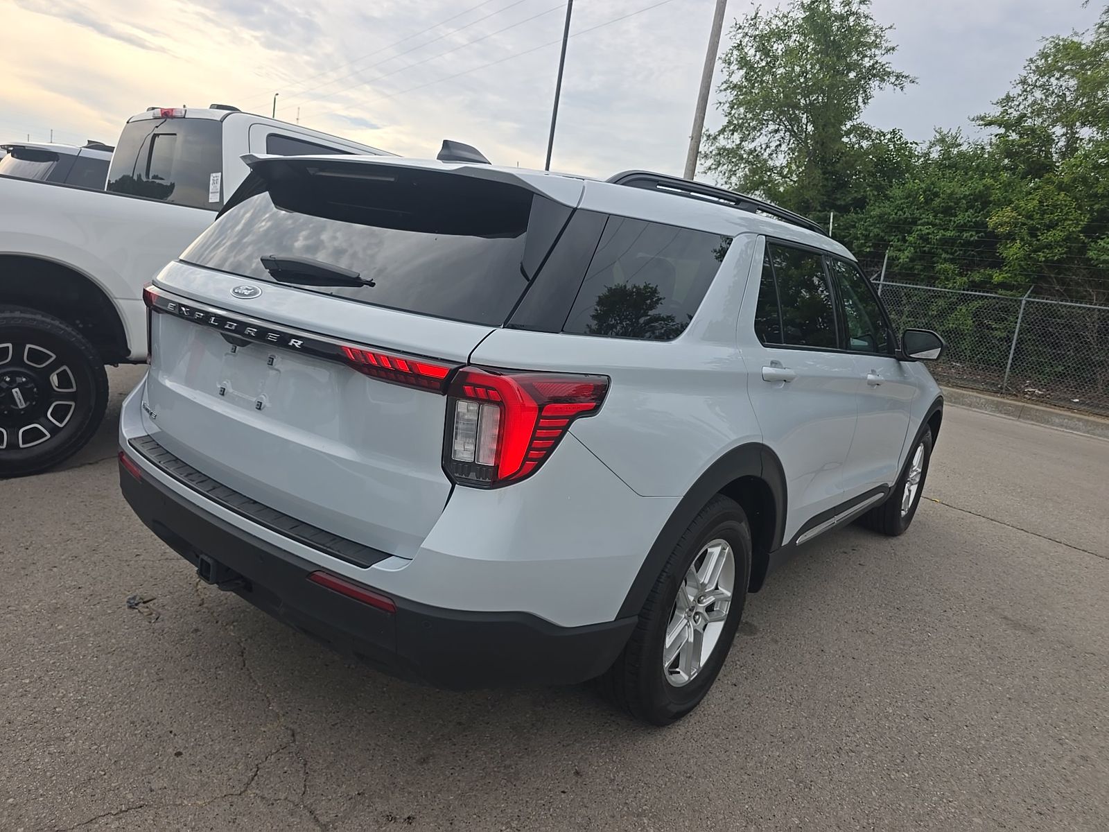 FORD EXPLORER - 5