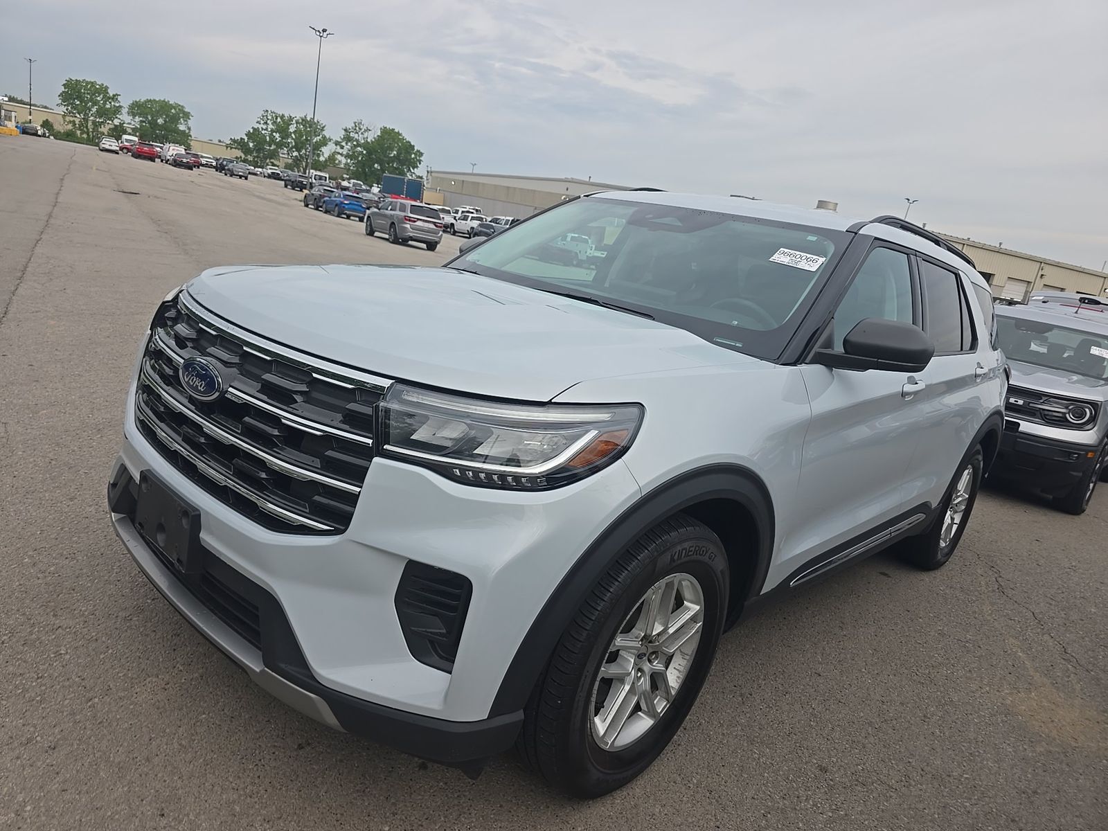 FORD EXPLORER - 1