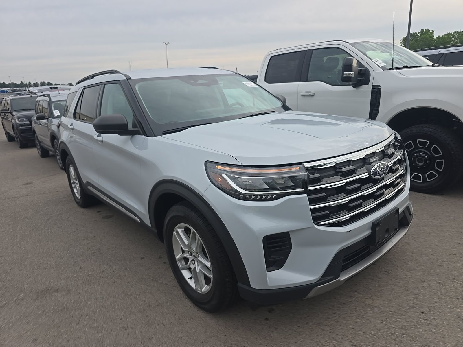 FORD EXPLORER - 4