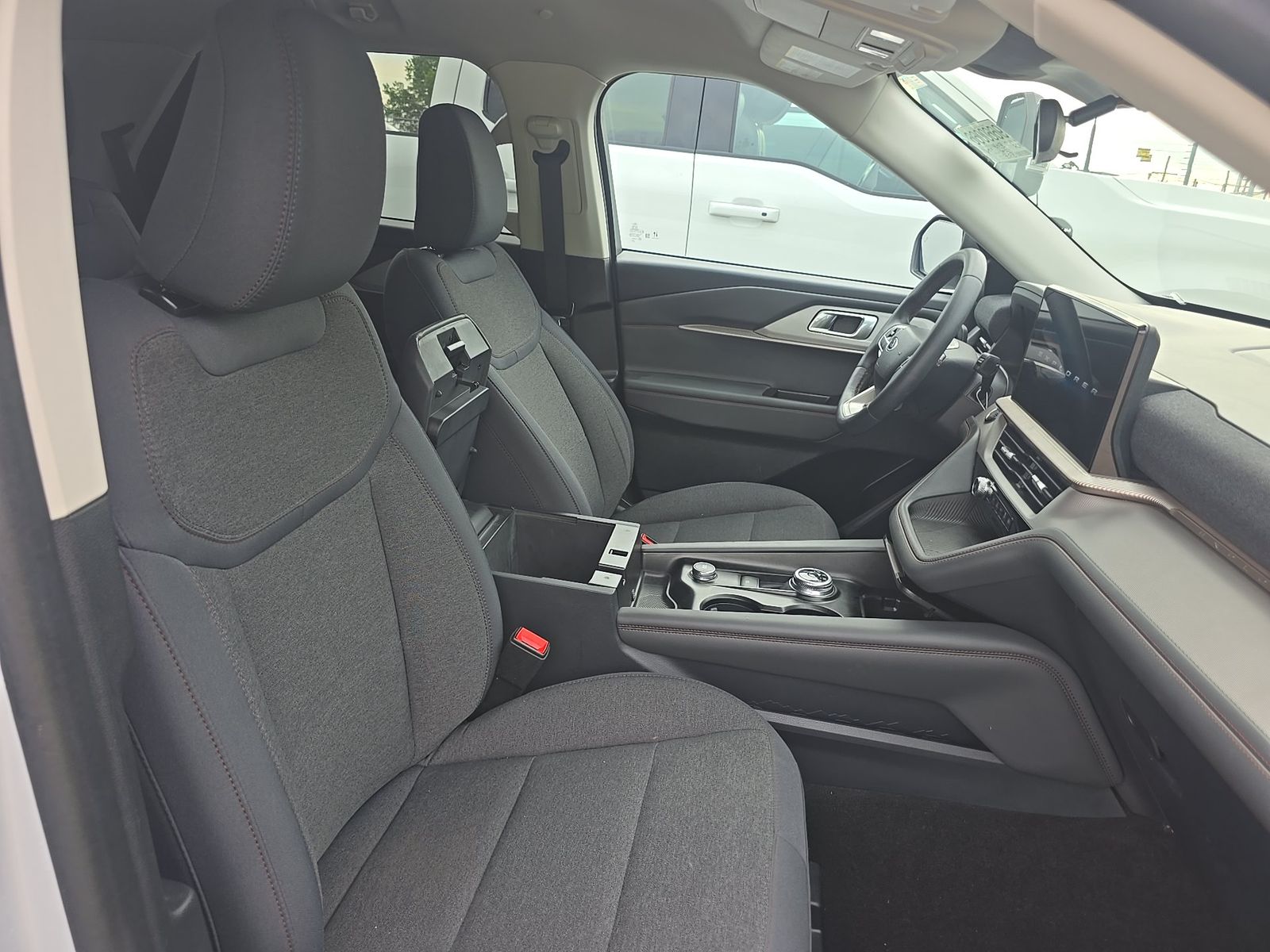 FORD EXPLORER - 9