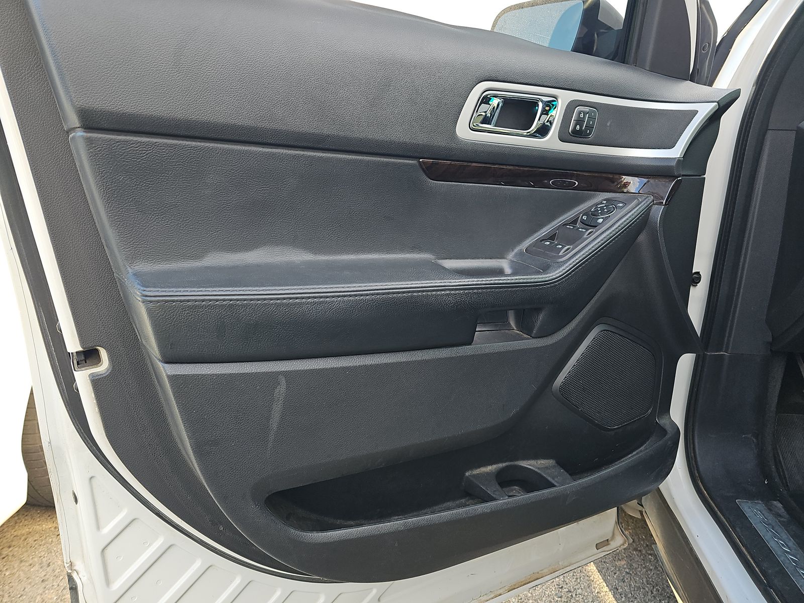 FORD EXPLORER - 10