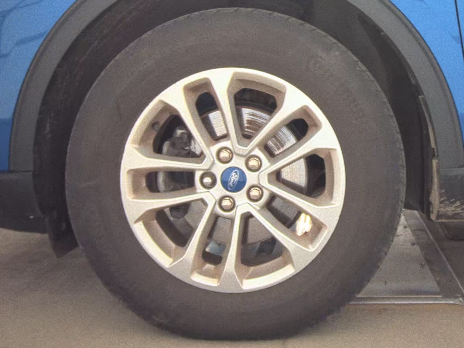 FORD ESCAPE - 10