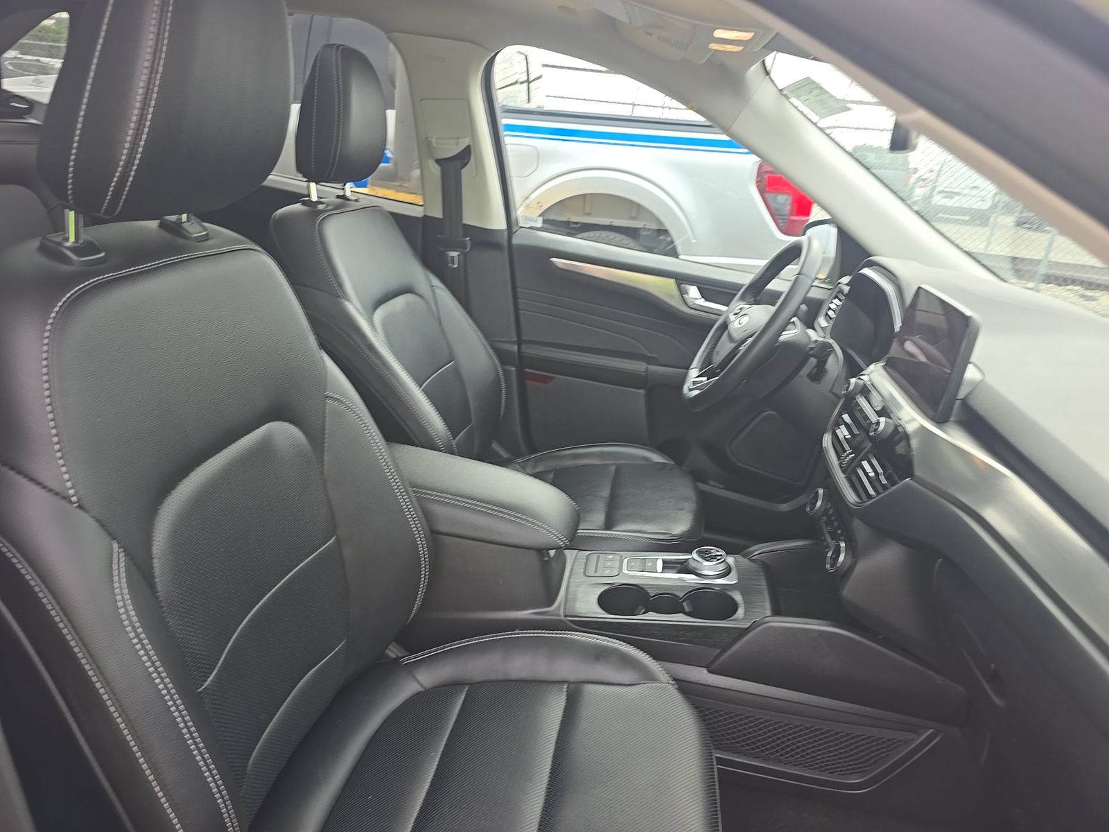 FORD ESCAPE - 9