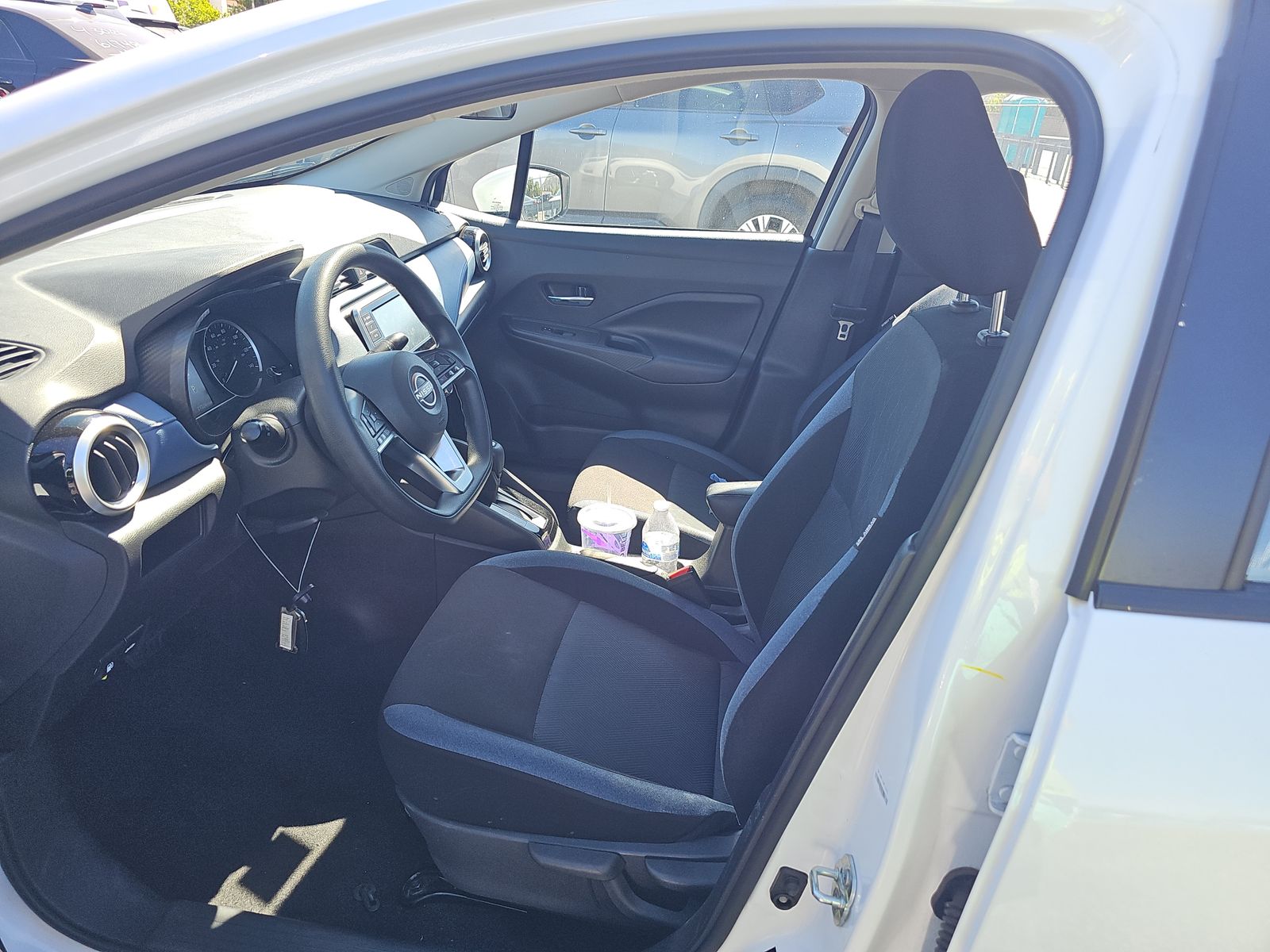 NISSAN VERSA - 8